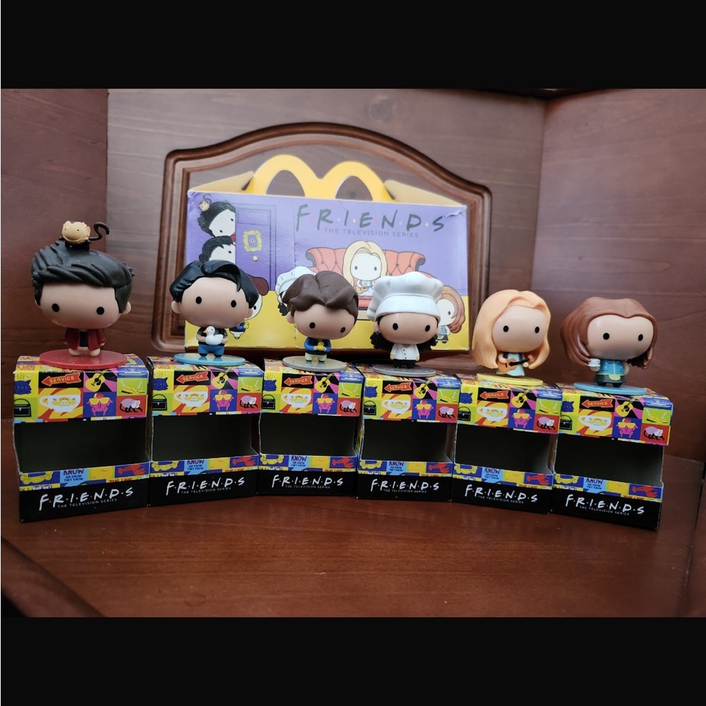 Friends Spain McDonald’s Character Collectible Figures Full Set